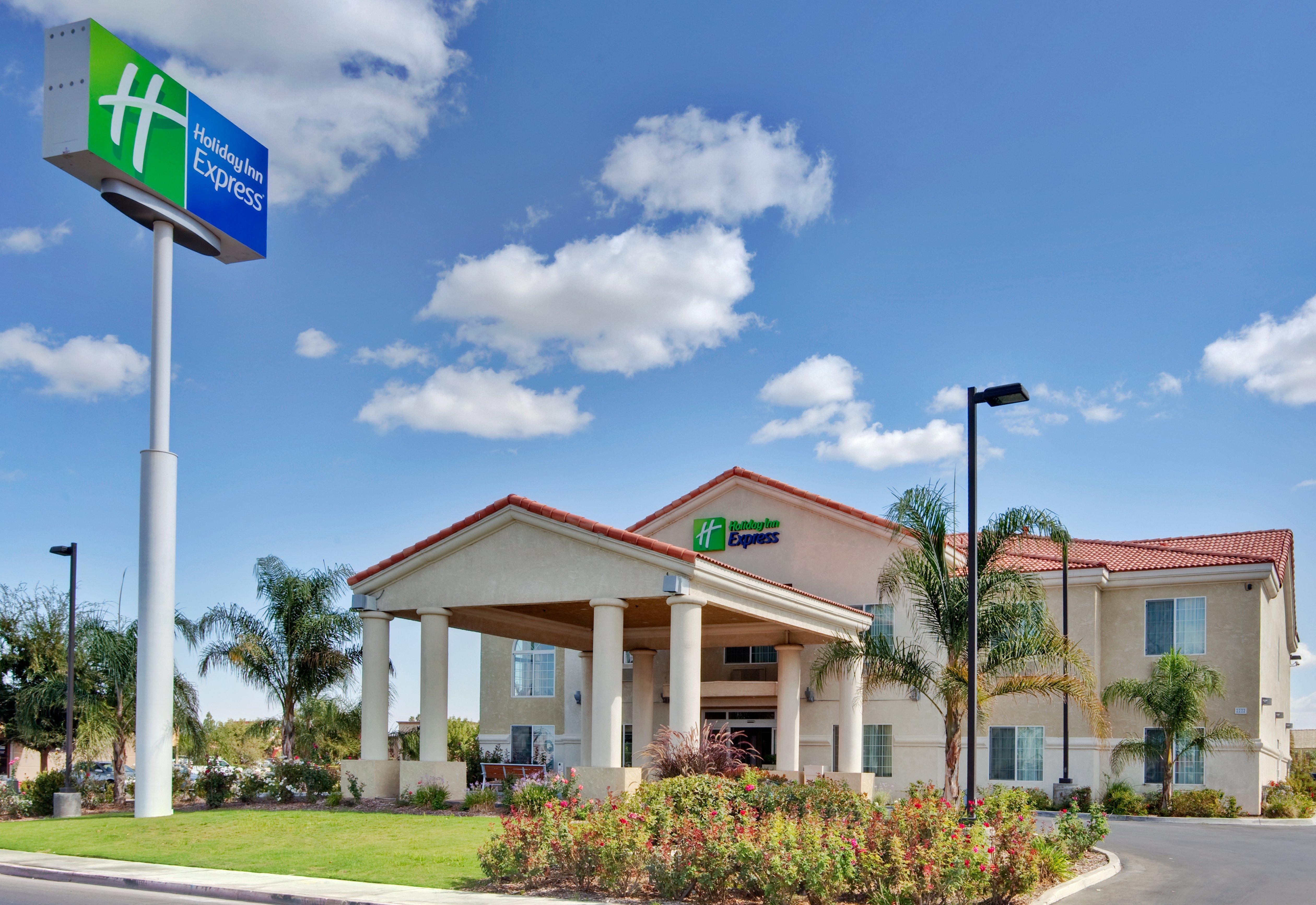 Holiday Inn Express Delano Highway 99 By Ihg Exterior photo